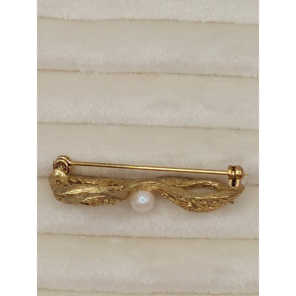 Vintage Gold Tone Ribbon Bow Brooch Faux Pearl Filigree Openwork Romantic MCM - Picture 7 of 10